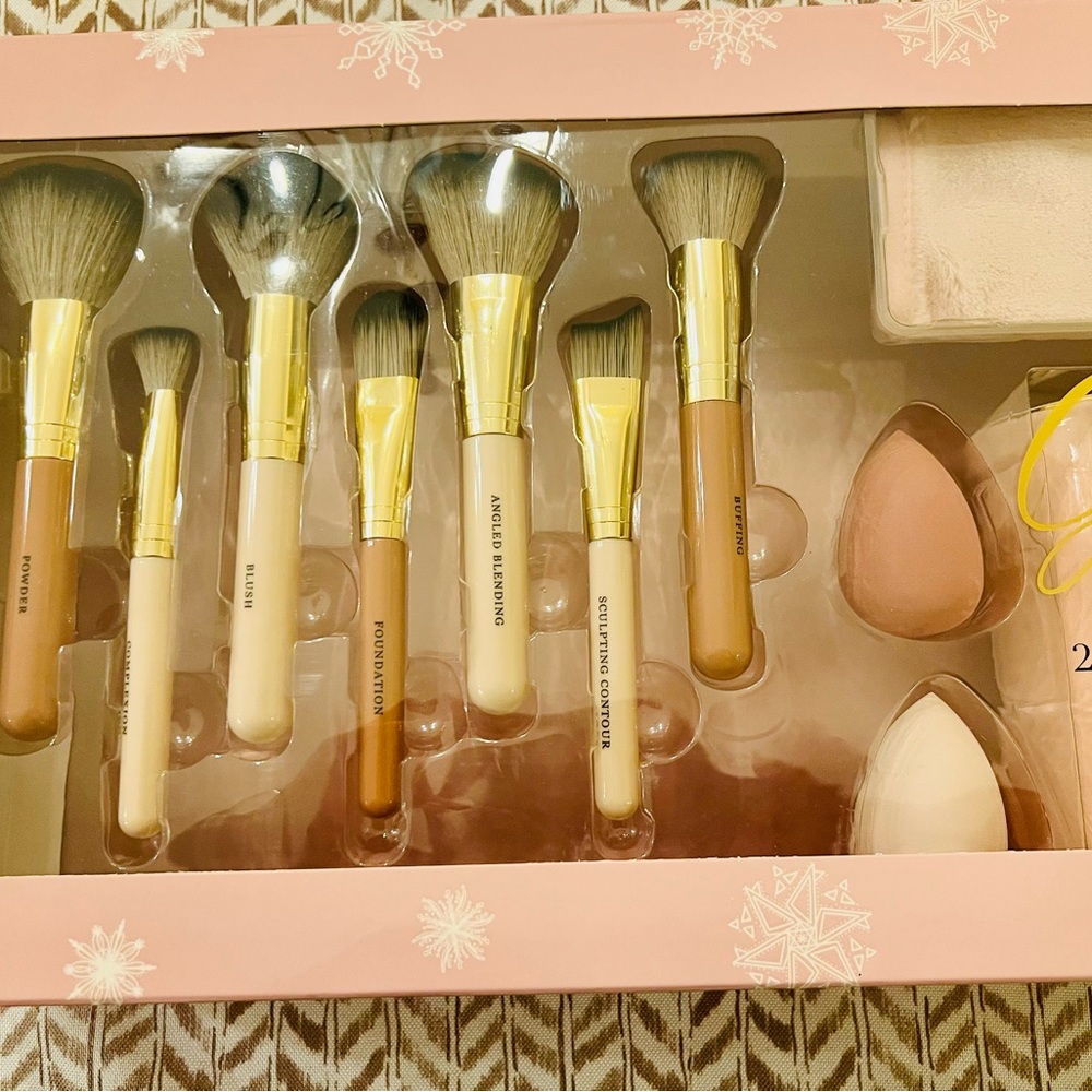 26 PIECES 💄Grand Luxe Tik Tok Viral Makeup Brush Set NIB - Picture 3 of 5